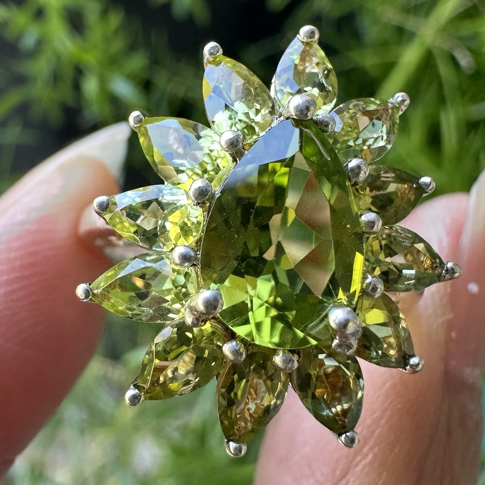 VTG Cocktail Cluster Flower Ring‎ Size 6.75 Green Peridot Gems 925 Sterling 4.6g